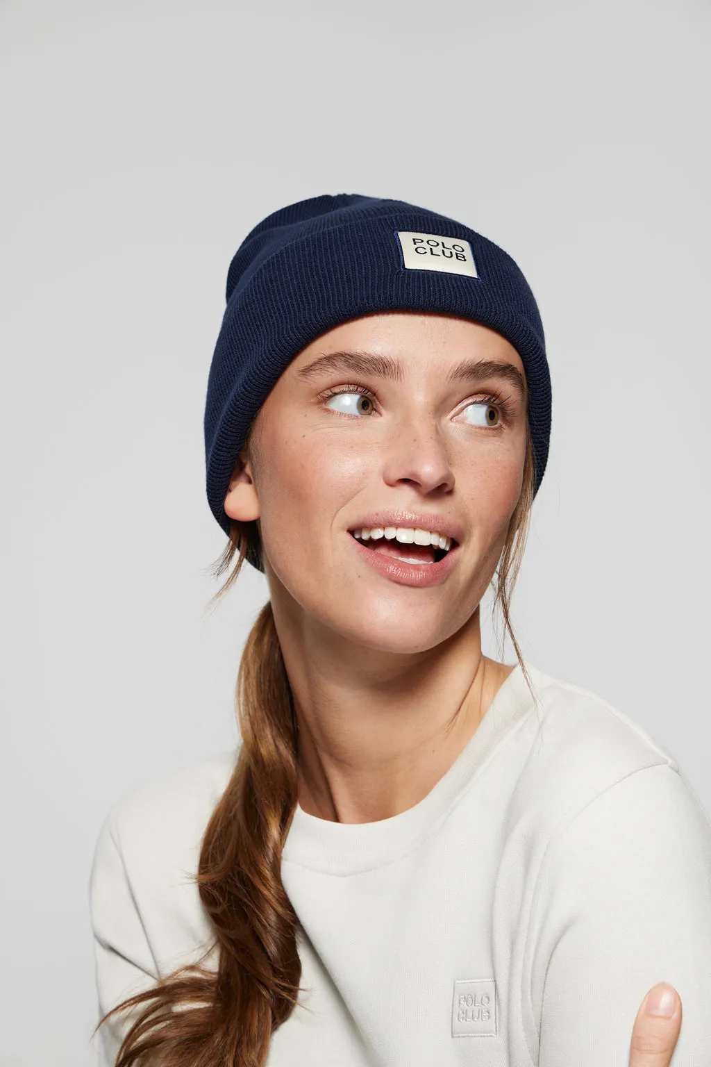 Gorro azul marino de lana unisex con detalle Polo Club