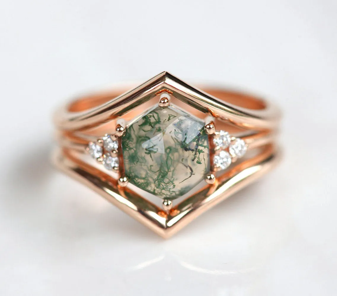 Klara Moss Agate Ring Set With Diamonds