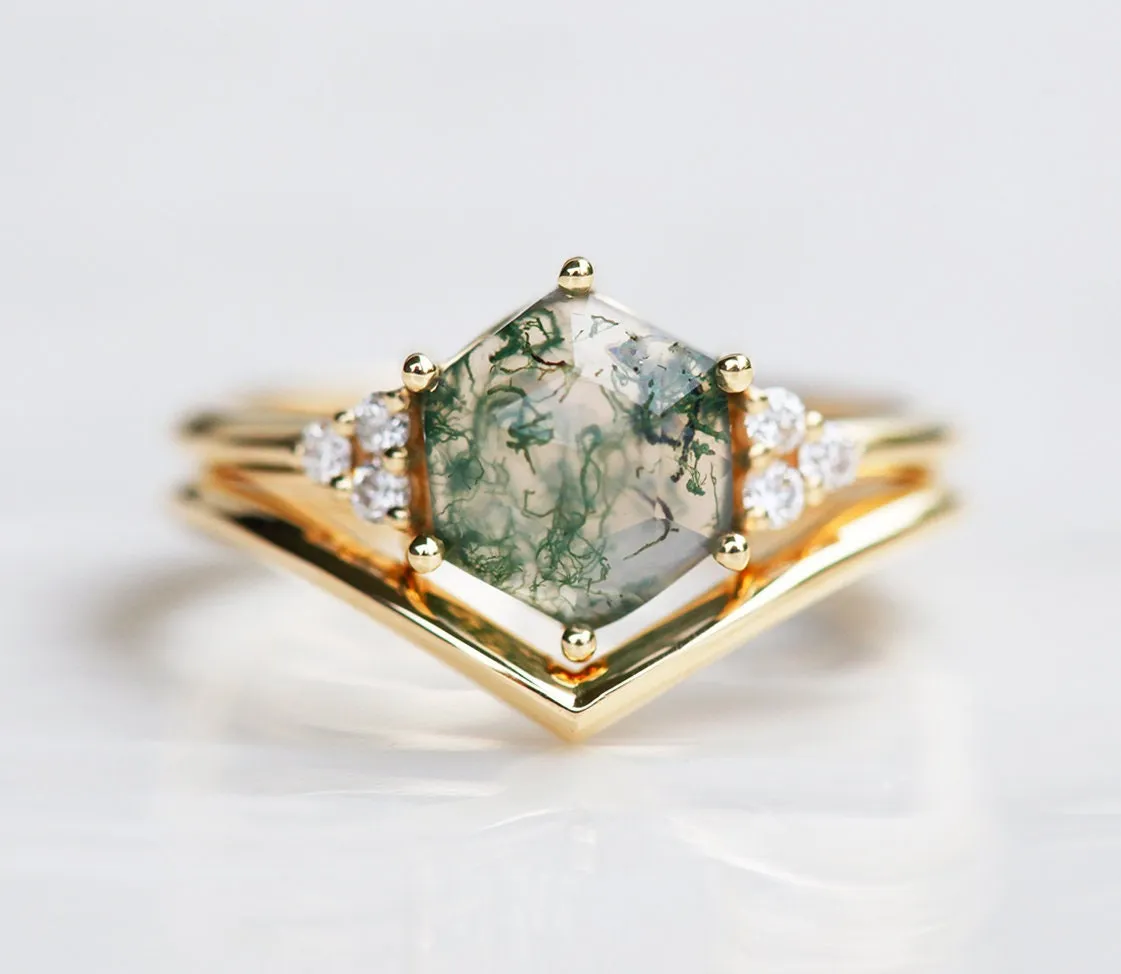 Klara Moss Agate Ring Set With Diamonds