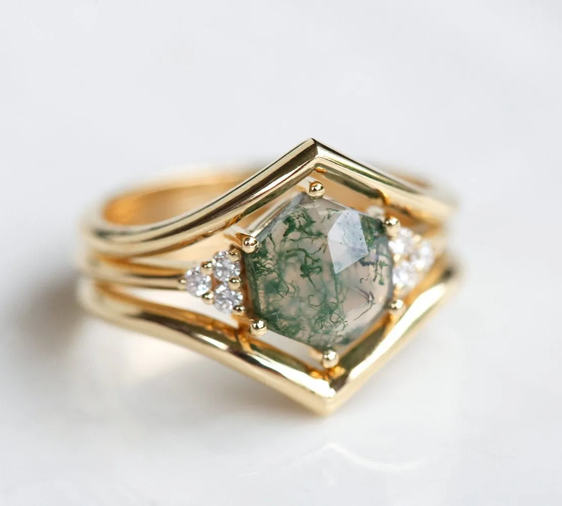 Klara Moss Agate Ring Set With Diamonds