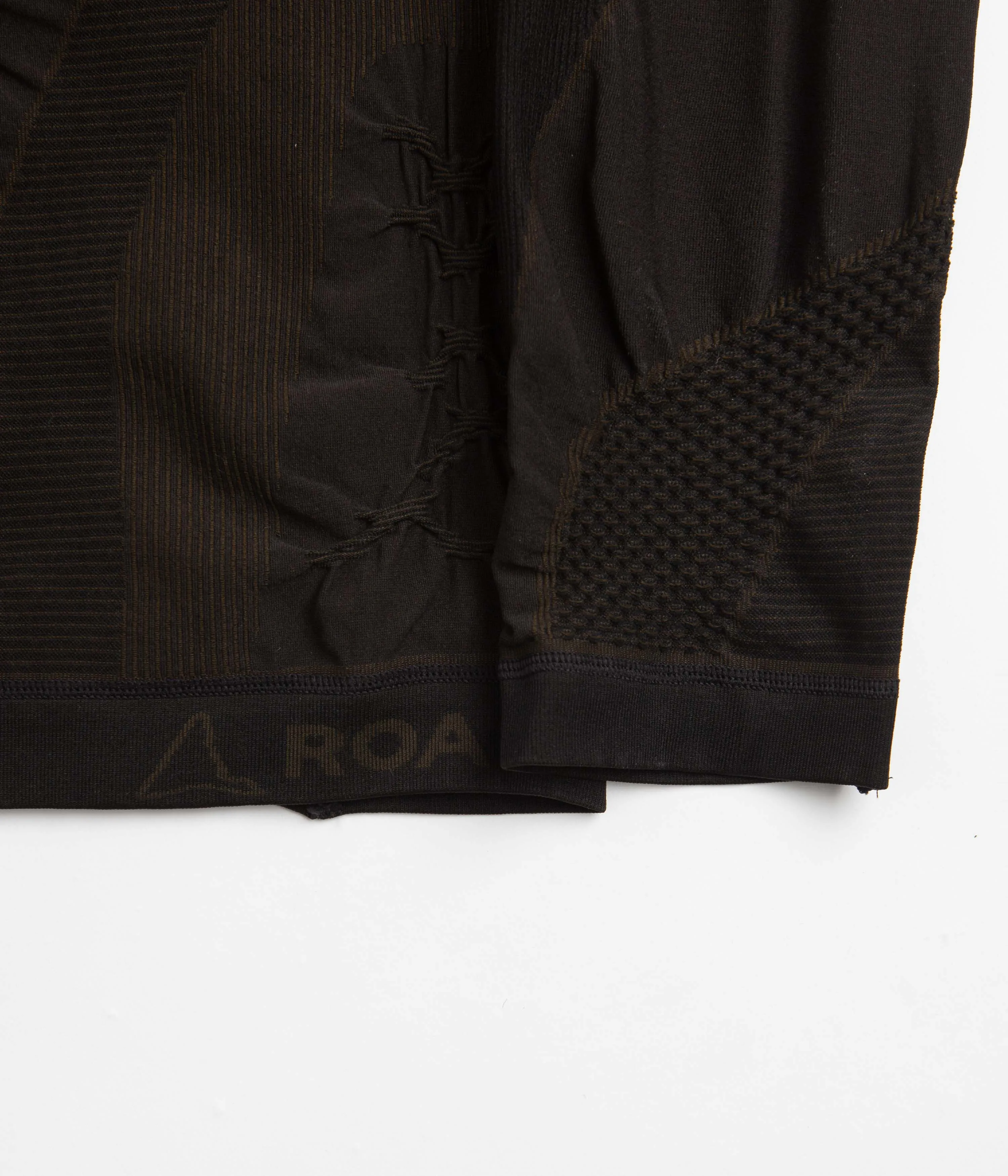 ROA 1/2 Zip 3D Knit Sweatshirt - Black / Brown